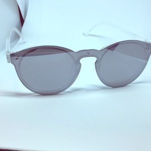 Robin Ruth ‘Omare’ Silver Sunglasses